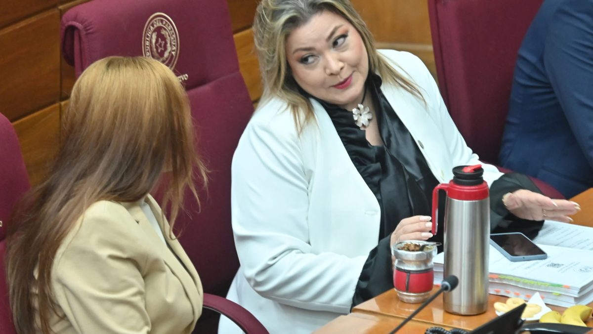 Imagen de la cobertura: Zenaida negocia un “pacto de no agresión” y analiza su situación política para evitar la expulsión