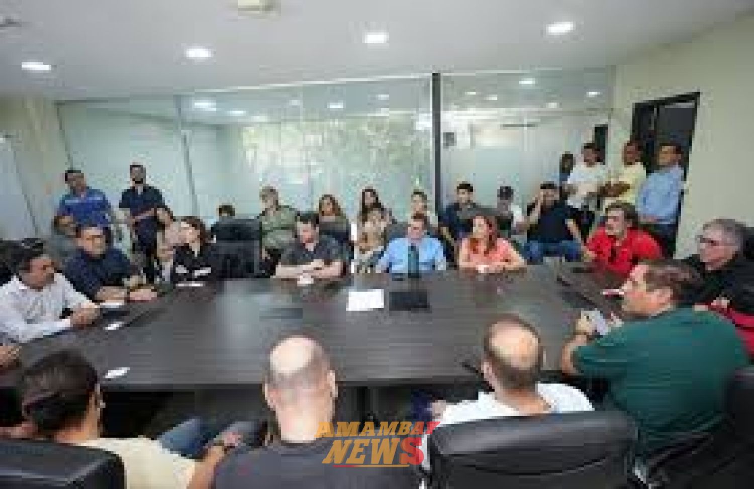 Levantan paro de buses tras acuerdo entre el Gobierno y transportistas