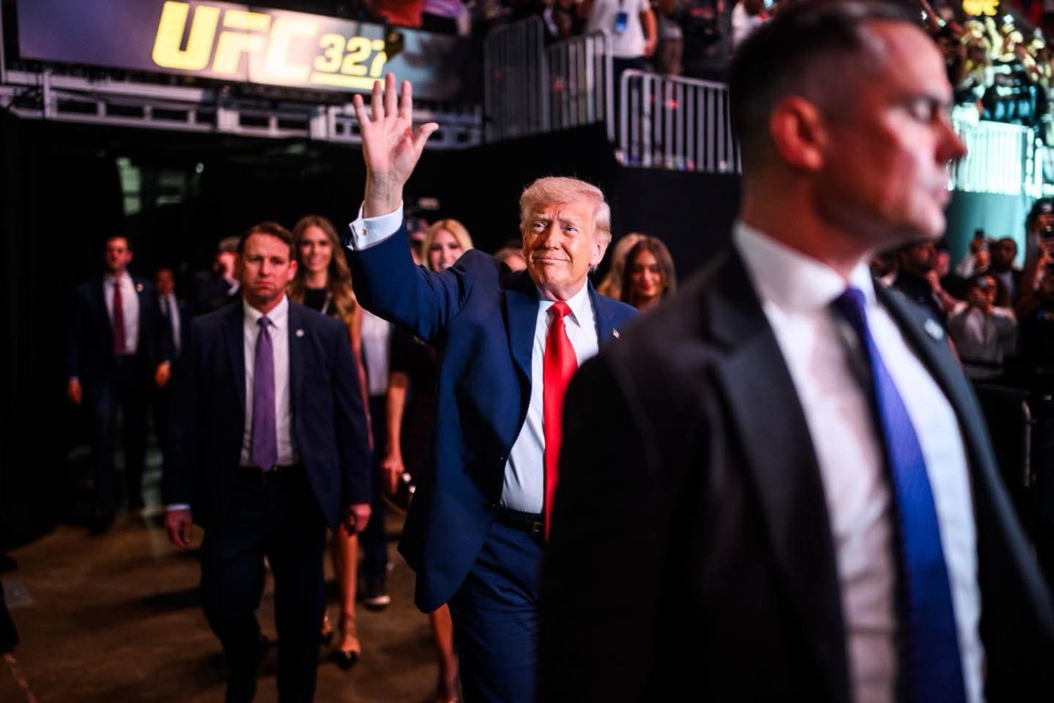 Trump dice que el Papa es “débil y pésimo” y asegura que su hermano es su amigo
