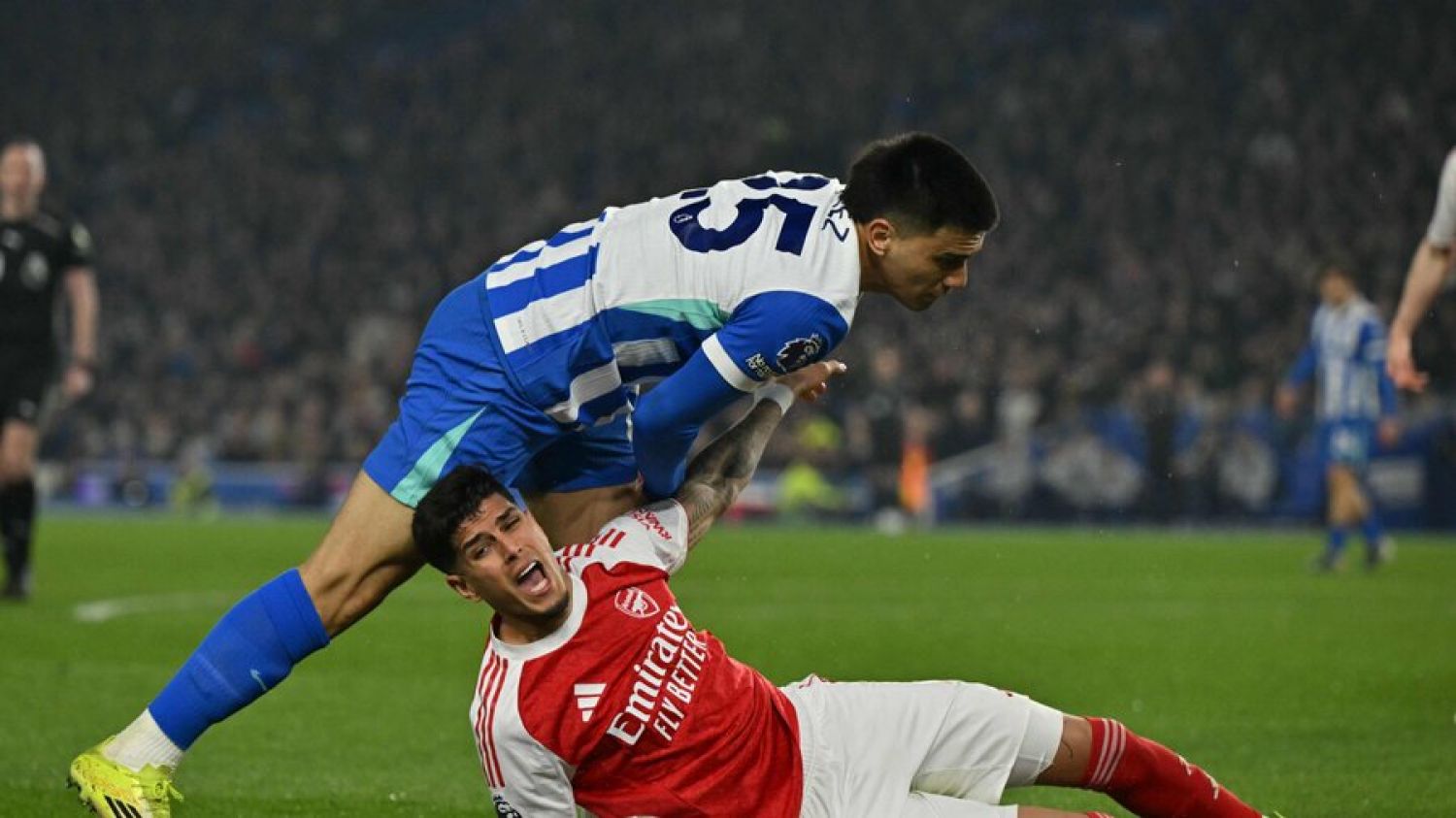 El Arsenal derrota al Brighton de Diego Gómez