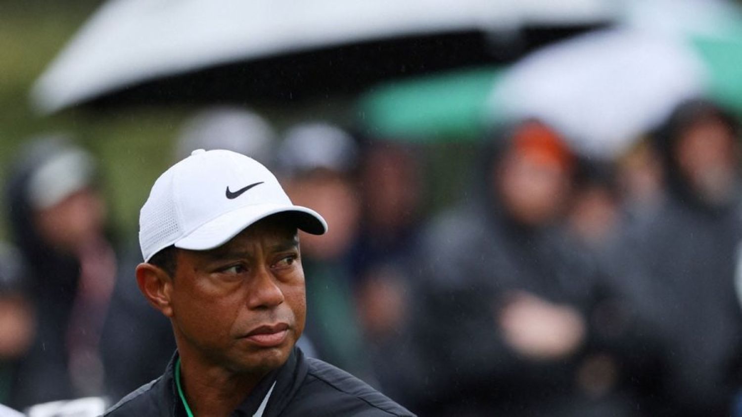 Tiger Woods anuncia que se aparta del golf para recibir tratamiento médico