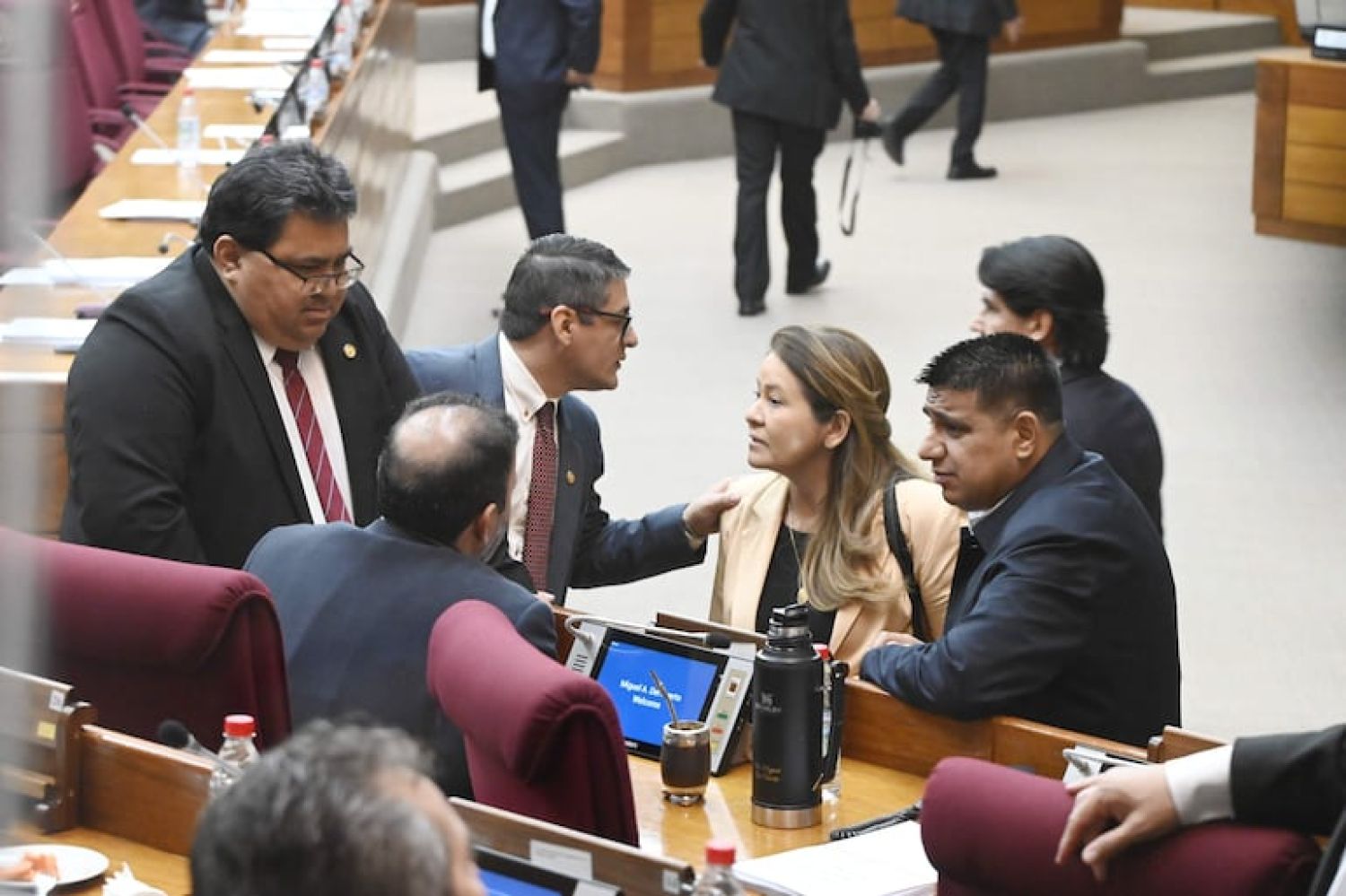 Cartismo “maquillará” la jubilación parlamentaria para evitar reproche ciudadano