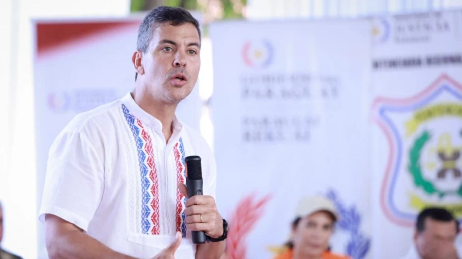 Santi amenaza con vetar la reforma de Hambre Cero y da aire a los gobernadores