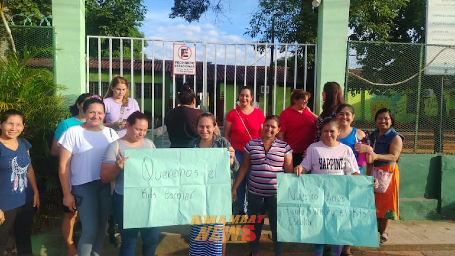 “¡Queremos los kits!”, reclaman niños al MEC en escuela de Ñemby