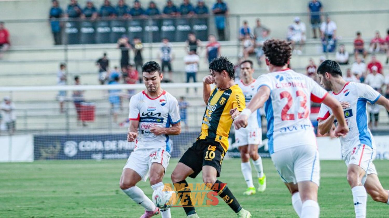 Nacional vuelve a frenarse y se aleja de la punta