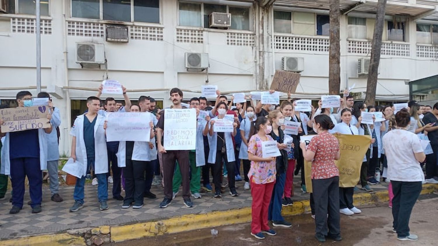 IPS: fuga de médicos profundiza crisis en medio de precariedad laboral y falta de insumos