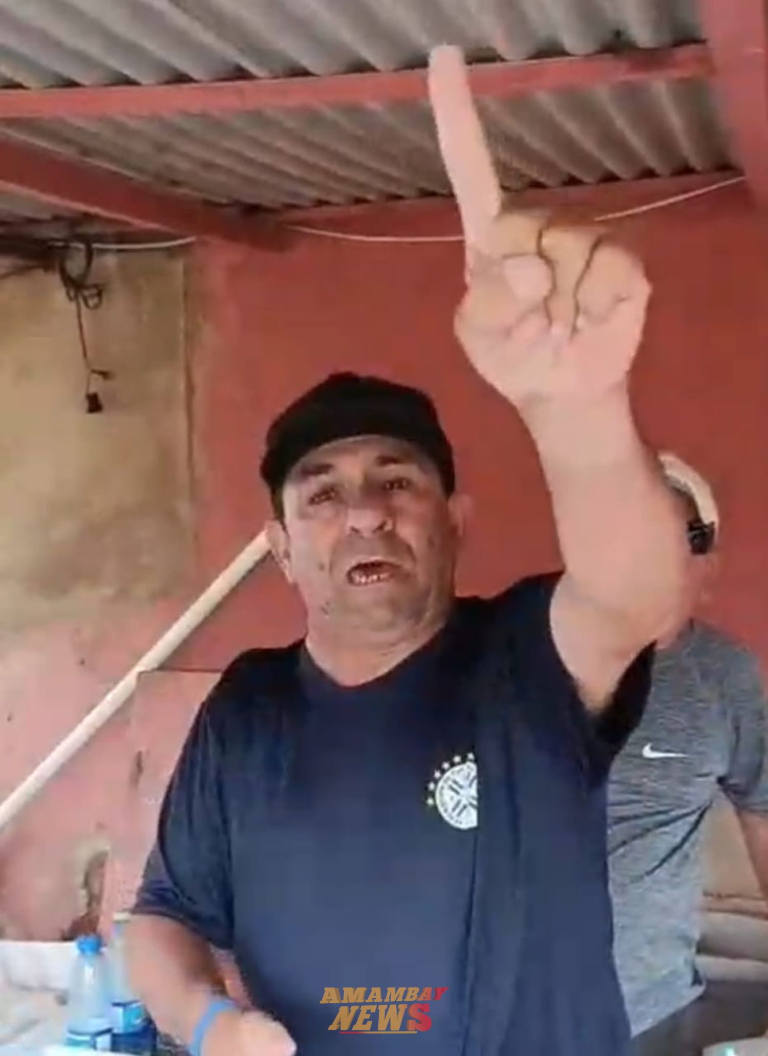 VIDEO: Politizando el club Aquidabán a cambio de cervezas y un poquito de carne