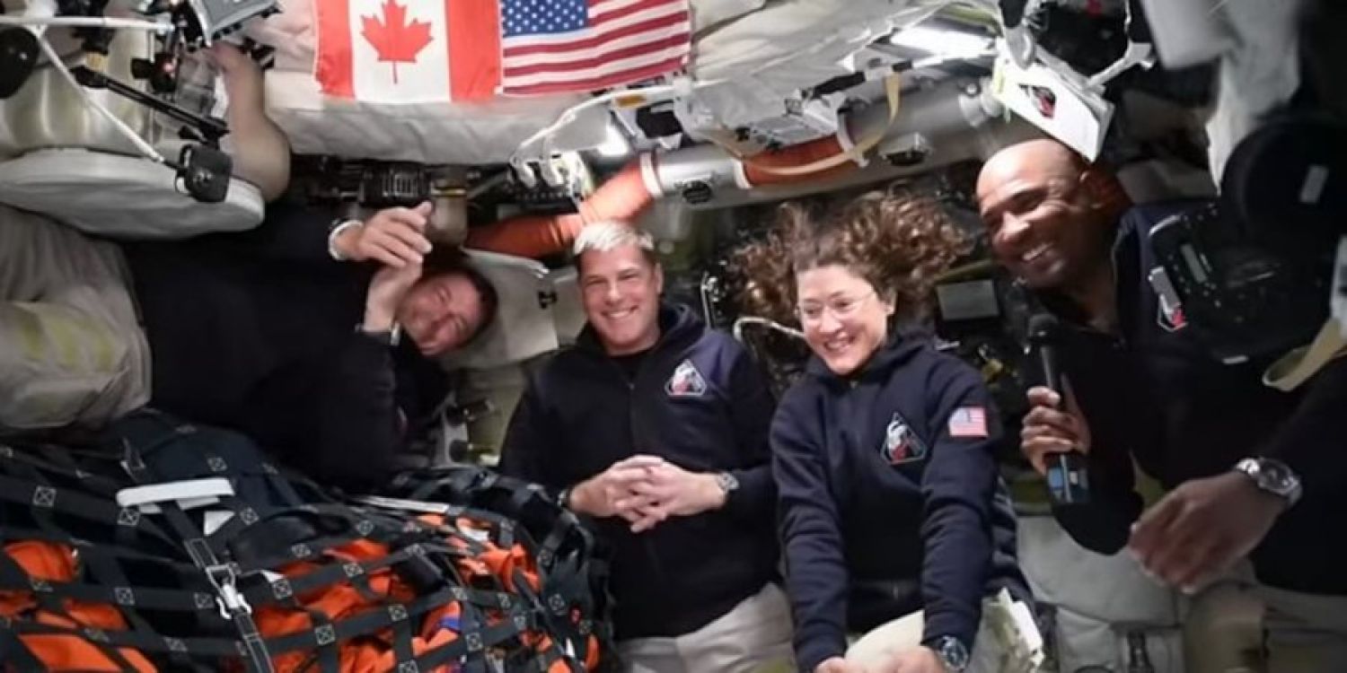 Los astronautas de Artemis II ya están a mitad de camino hacia la Luna