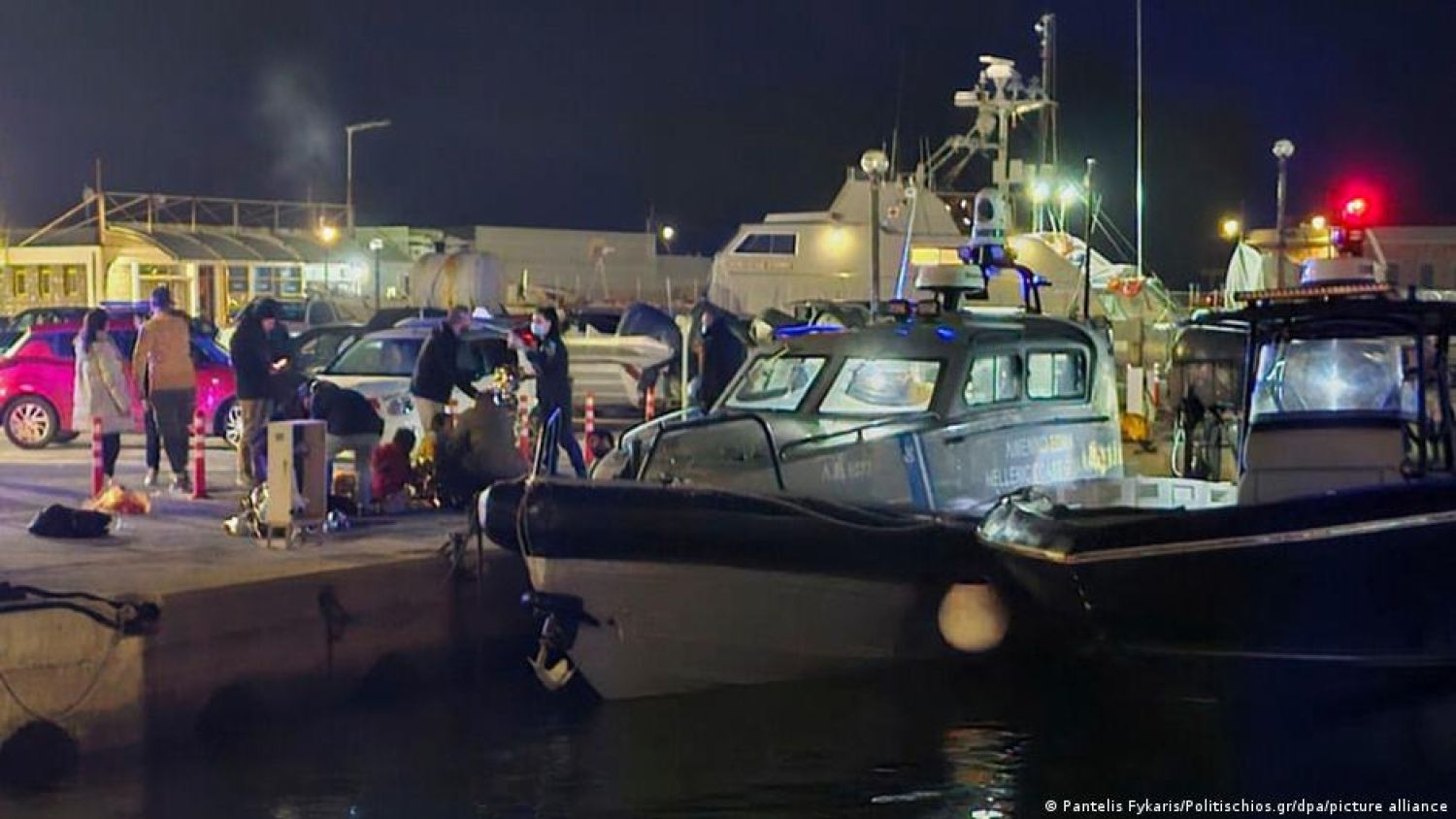 Colisión de dos barcos en Grecia deja 14 muertos