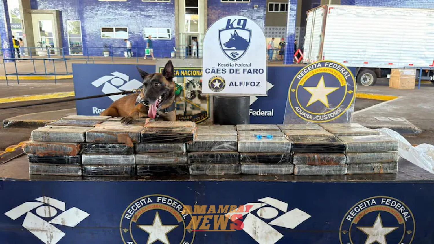 Paraguayo huye y deja furgón con 85 kilos de cocaína en el Puente de la Amistad
