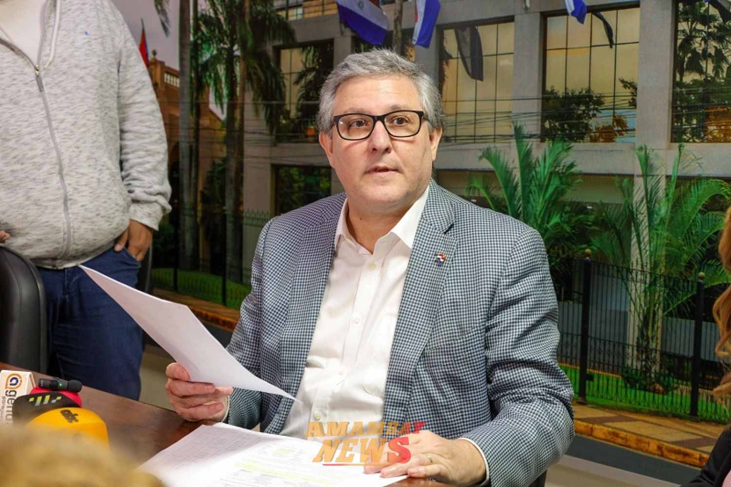 Mafia de los pagarés: Impulsan acuerdo para frenar descuentos excesivos y fijar límite sobre salario neto