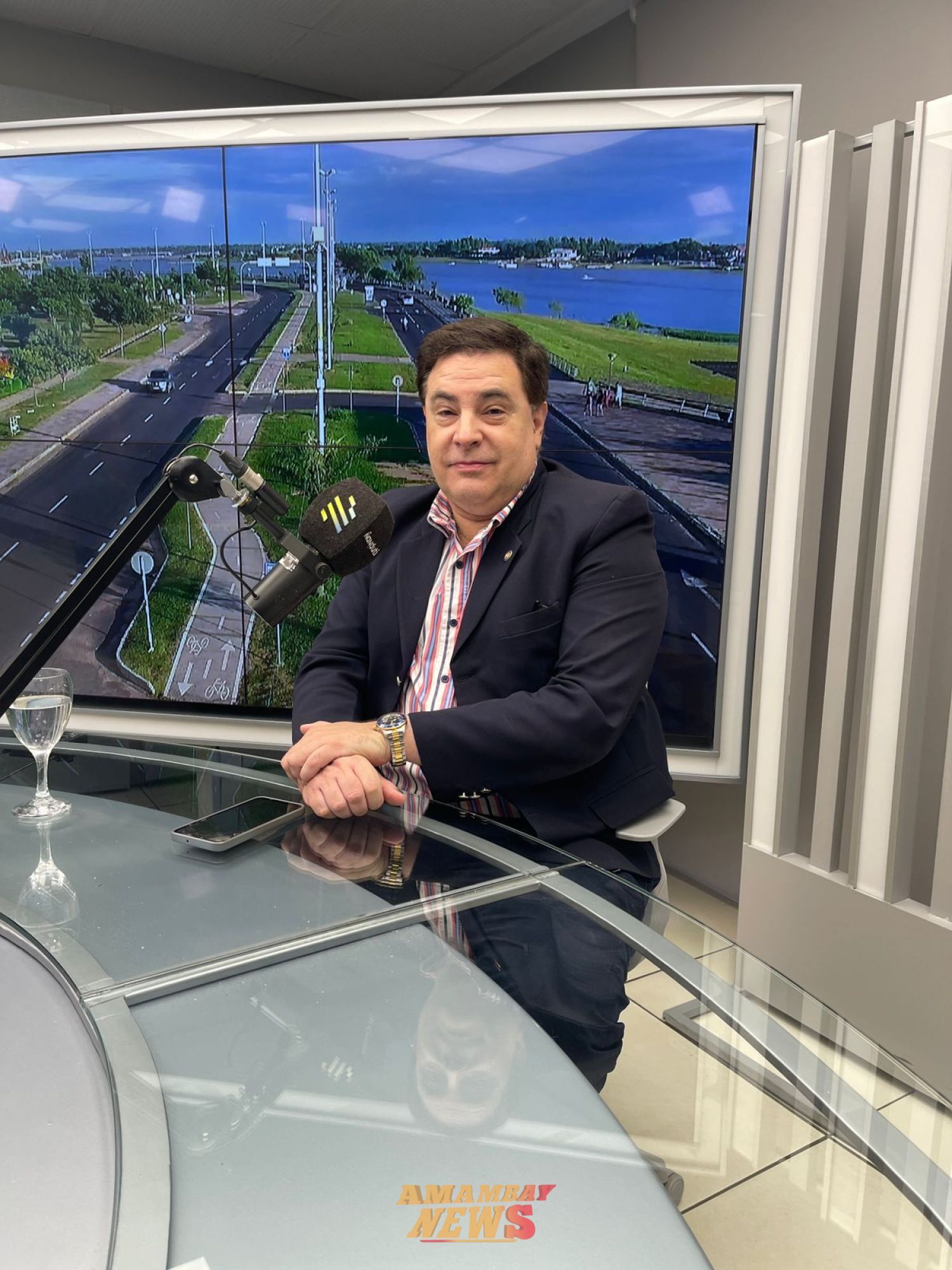 Exsenador cuestiona título de Rivas, alerta sobre falta de respaldo fiscal y pide unidad opositora