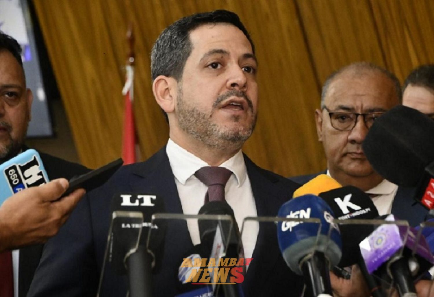 Latorre pide poner fin a privilegios en el sector público y apela a criterios éticos en el Congreso
