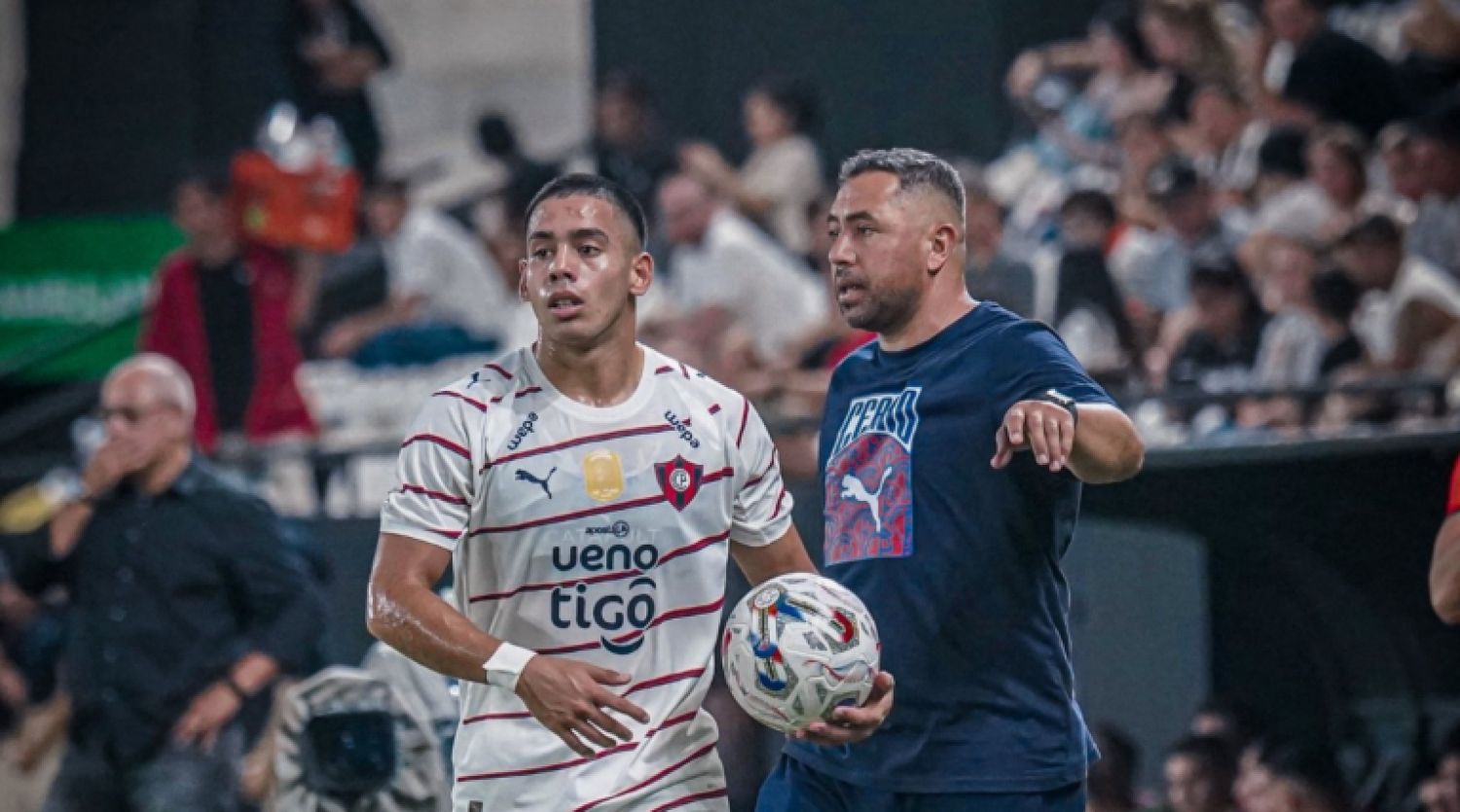 Jorge Achucarro define el equipo para enfrentar a San Lorenzo