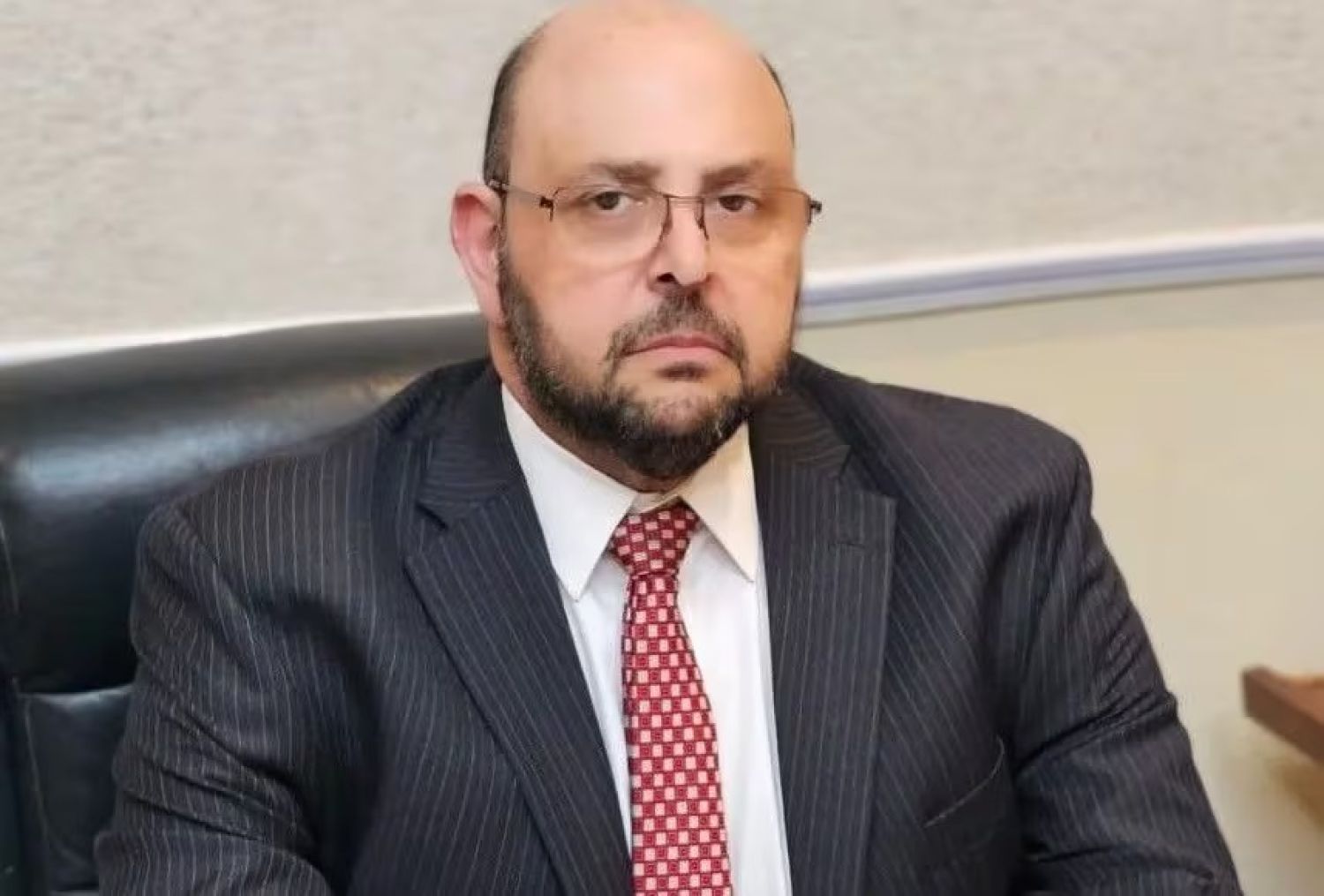 Presidente del Colegio de Abogados tilda de “impostor” a Hernán Rivas