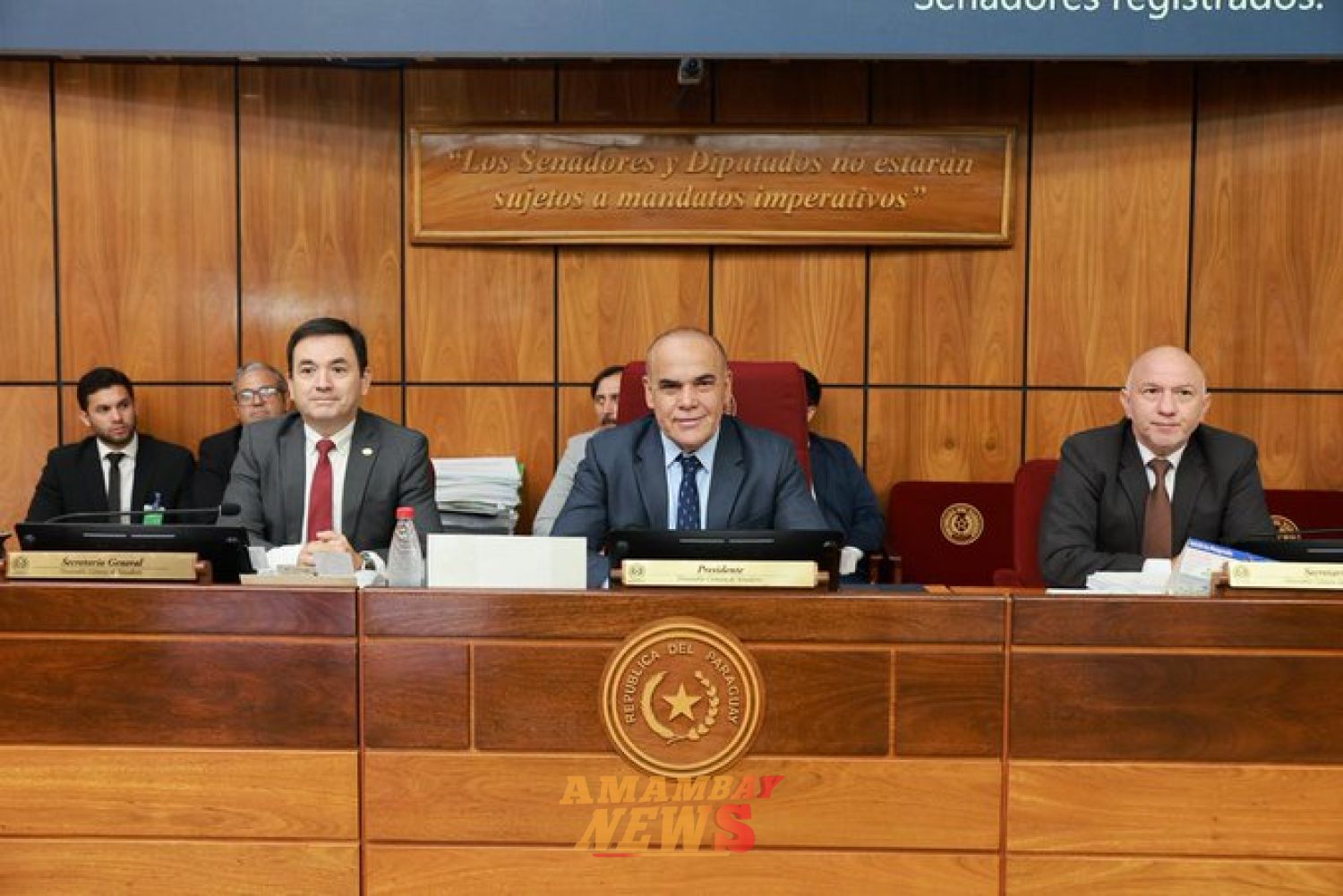 Senado aprueba eliminar bonificaciones a cargos políticos durante 2026