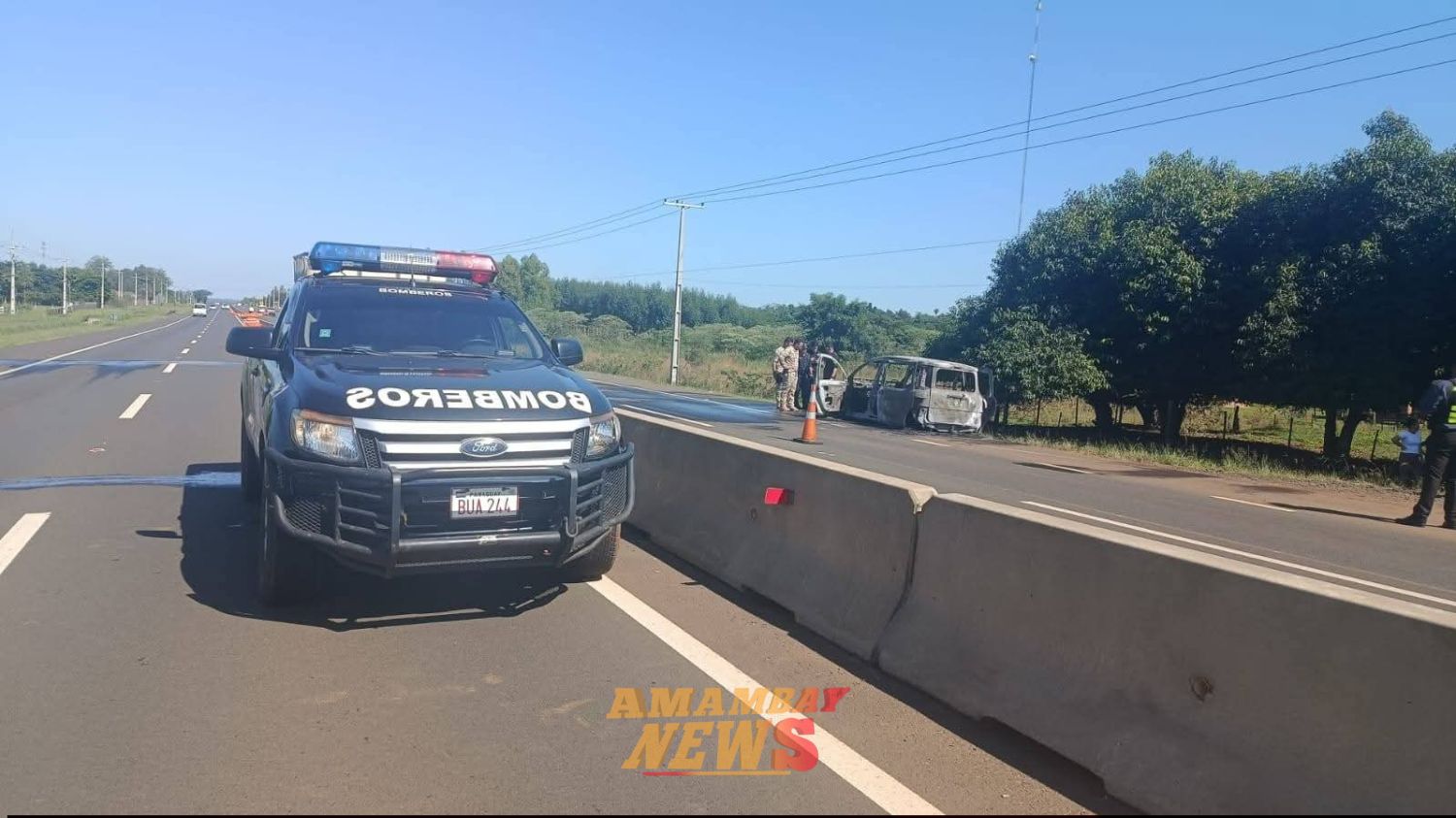 Incendio total de vehículo en ruta PY02, en San José de los Arroyos
