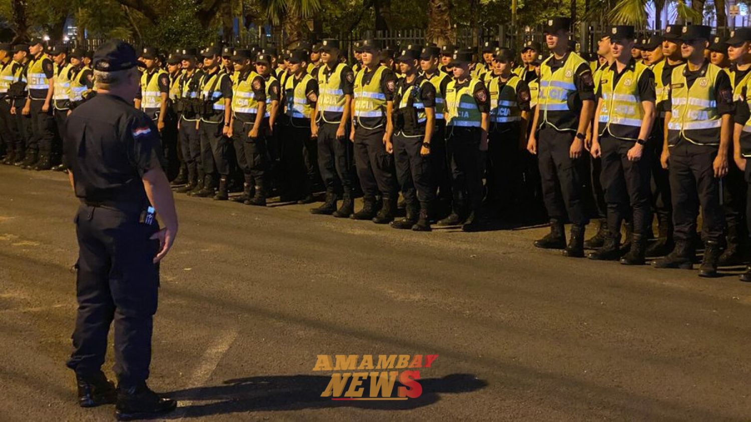 Fuerte despliegue policial en inmediaciones del Congreso ante movilización docente