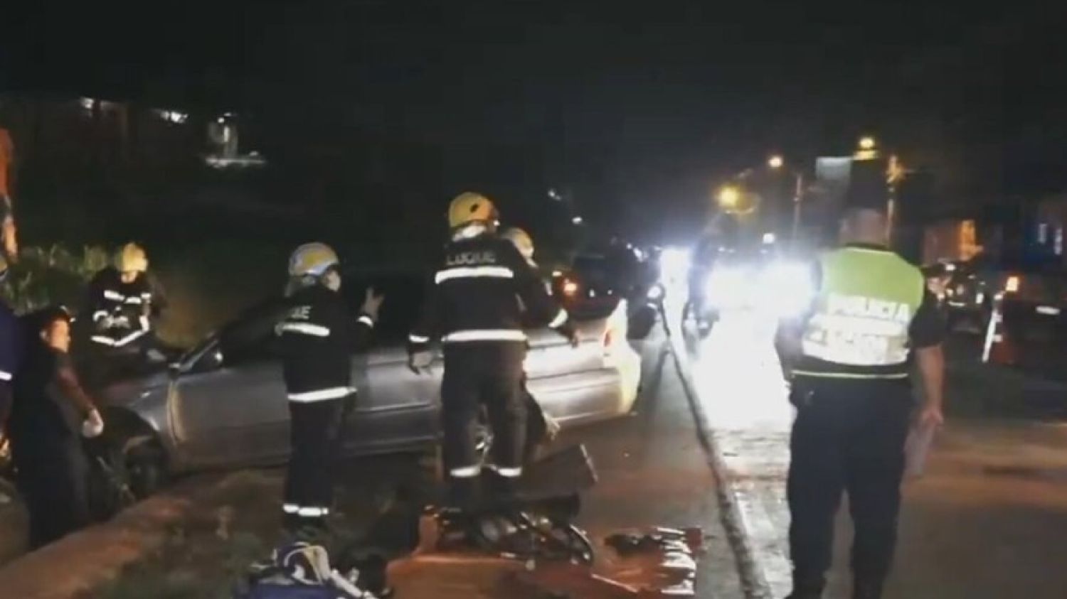 Motociclista es atropellado por adolescente que huía con su madre de un peligro de muerte