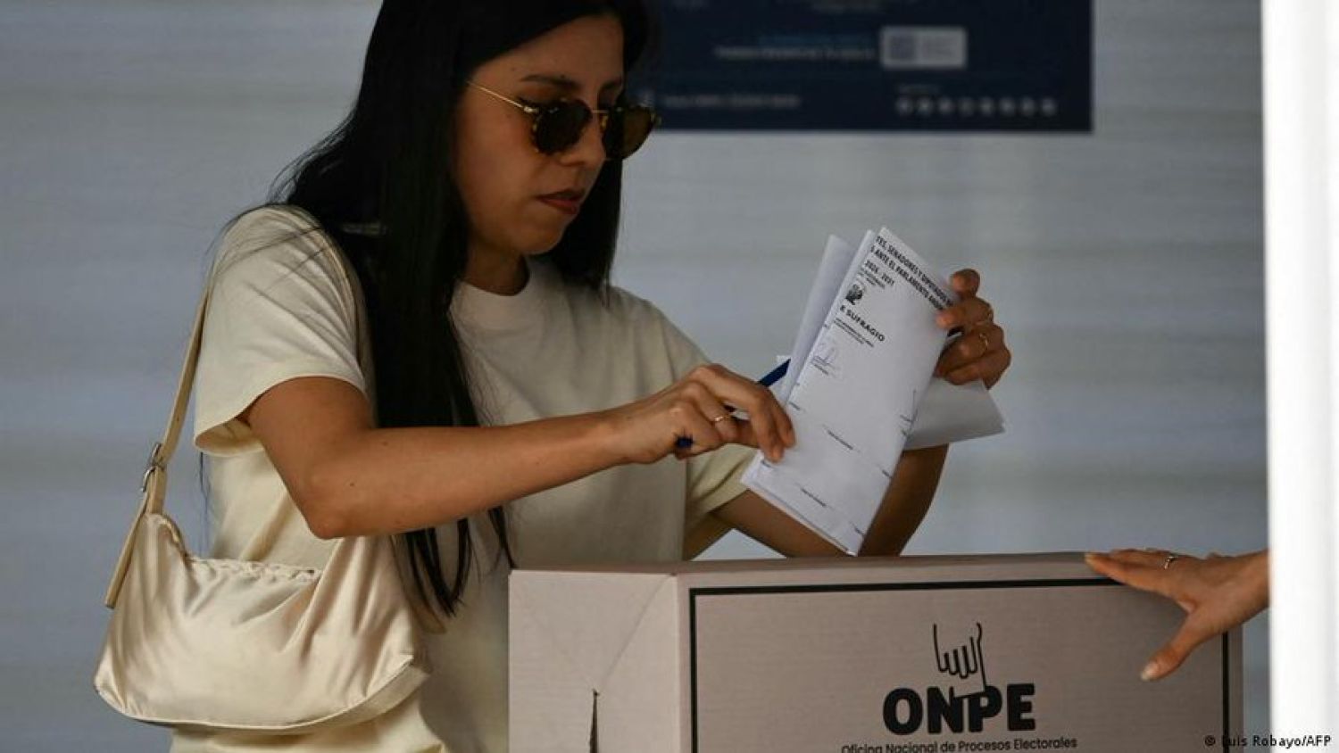 Perú vota para elegir a su noveno presidente en diez años