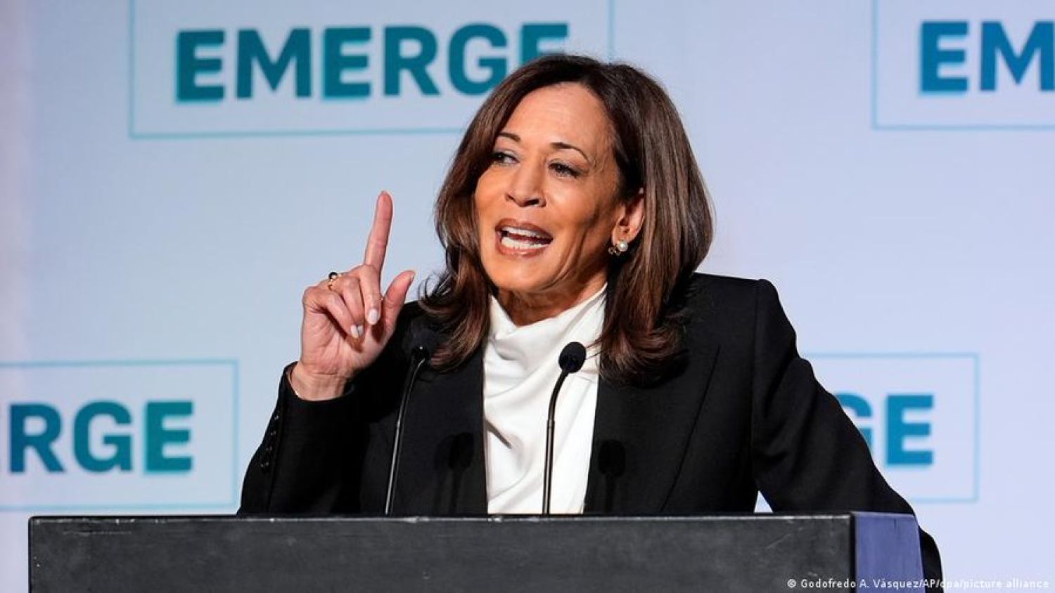 Kamala Harris evalúa postularse en presidenciales de 2028