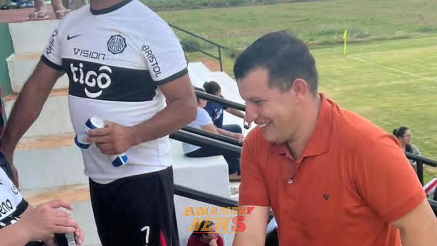 Concejal prófugo aparece en acto público y genera críticas a la Policía en Yasy Cañy