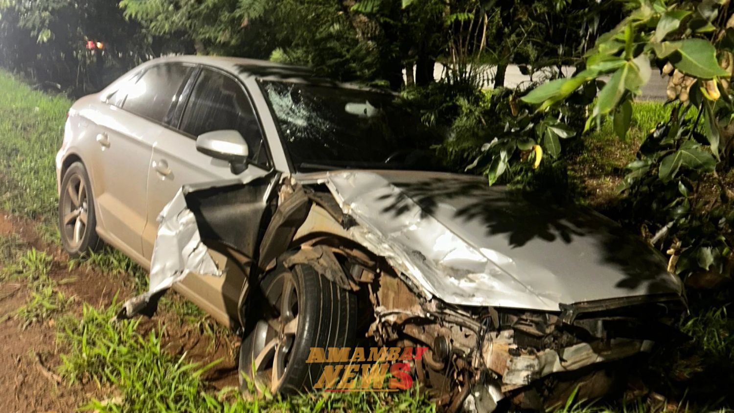 Dos personas en una moto mueren atropelladas por un auto y el conductor se fuga en CDE