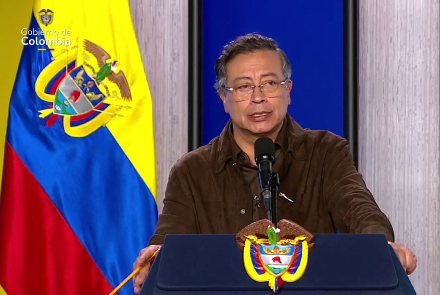 Petro pide a embajadora en Ecuador regresar "de inmediato"