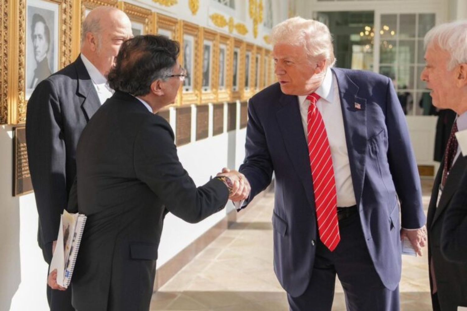 Donald Trump recibe a su homónimo colombiano Gustavo Petro en la Casa Blanca