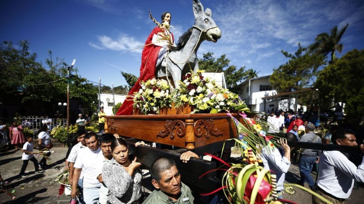 Católicos de Latinoamérica piden en el inicio de la Semana Santa acabar con guerras e injusticias