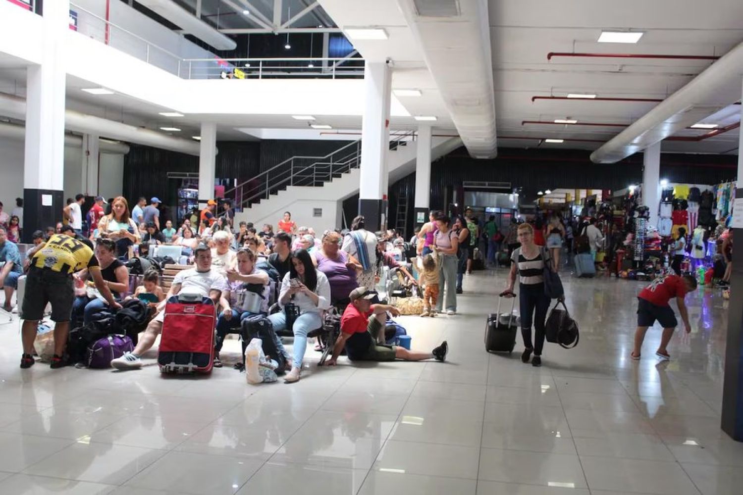 Más de 150 mil personas pasaron por la Estación de Buses de Asunción