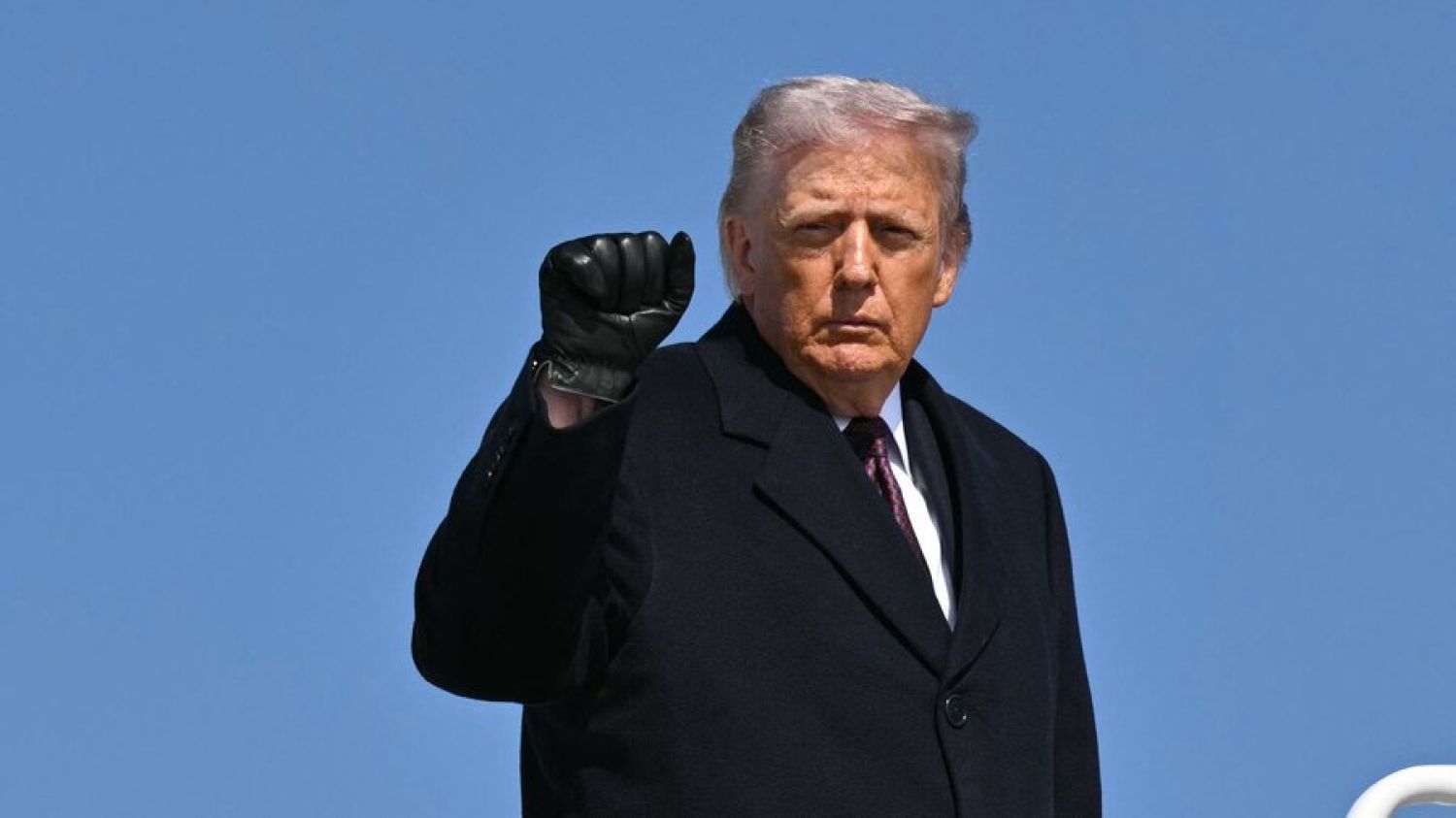 Trump dice que tal vez opte por “una toma de control amistosa de Cuba”