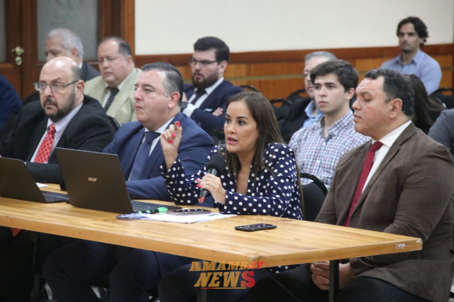 Juez suspendida niega irregularidades en causa por presunto esquema de pagarés