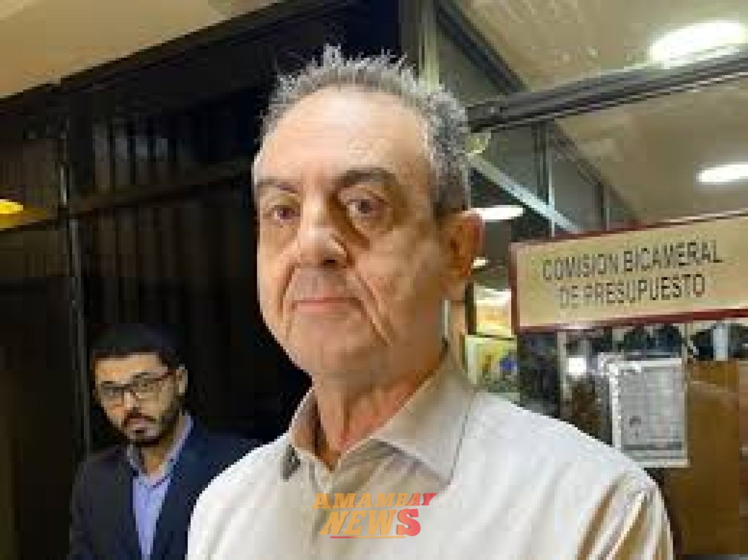 Se “graduó” en jugar a las escondidas: Esgaib chuleó ser consultado sobre su título