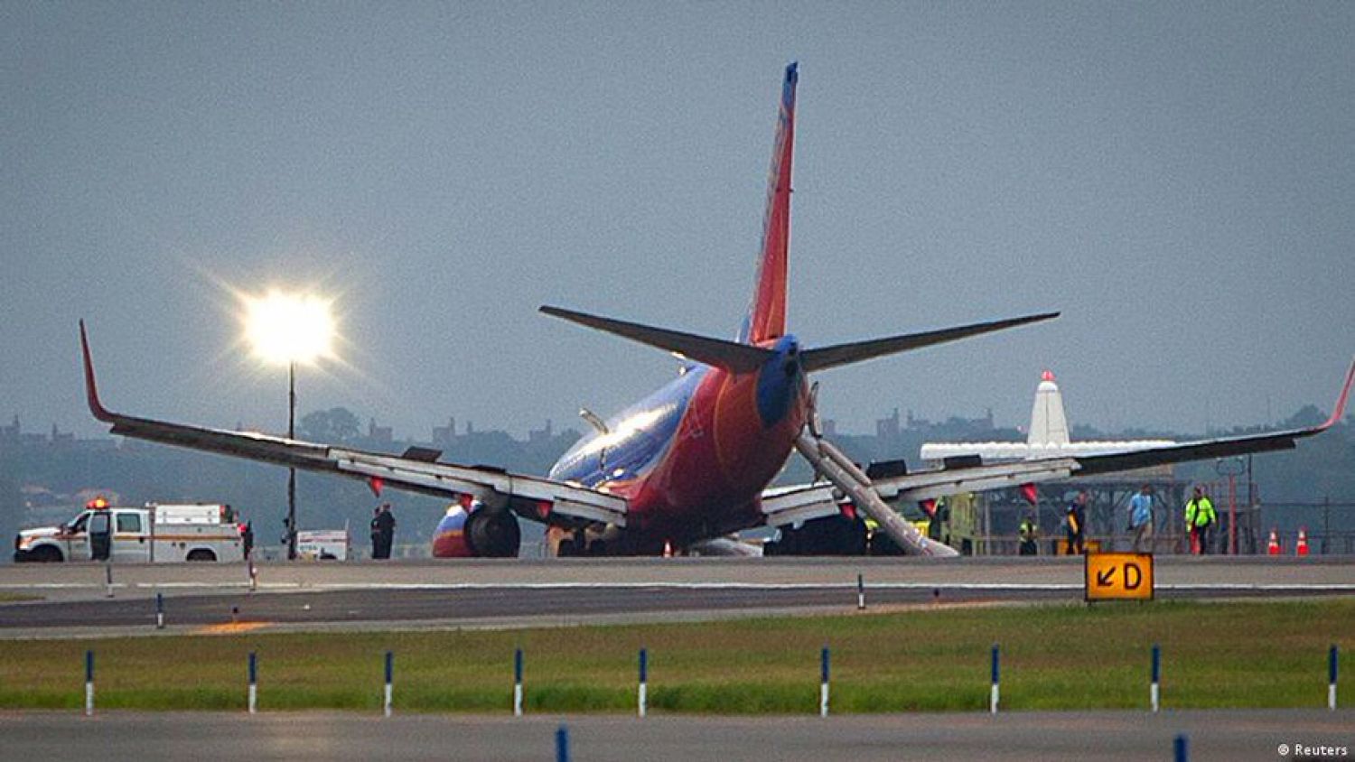 Reportan accidente de avión y vehículo en aeropuerto de NY