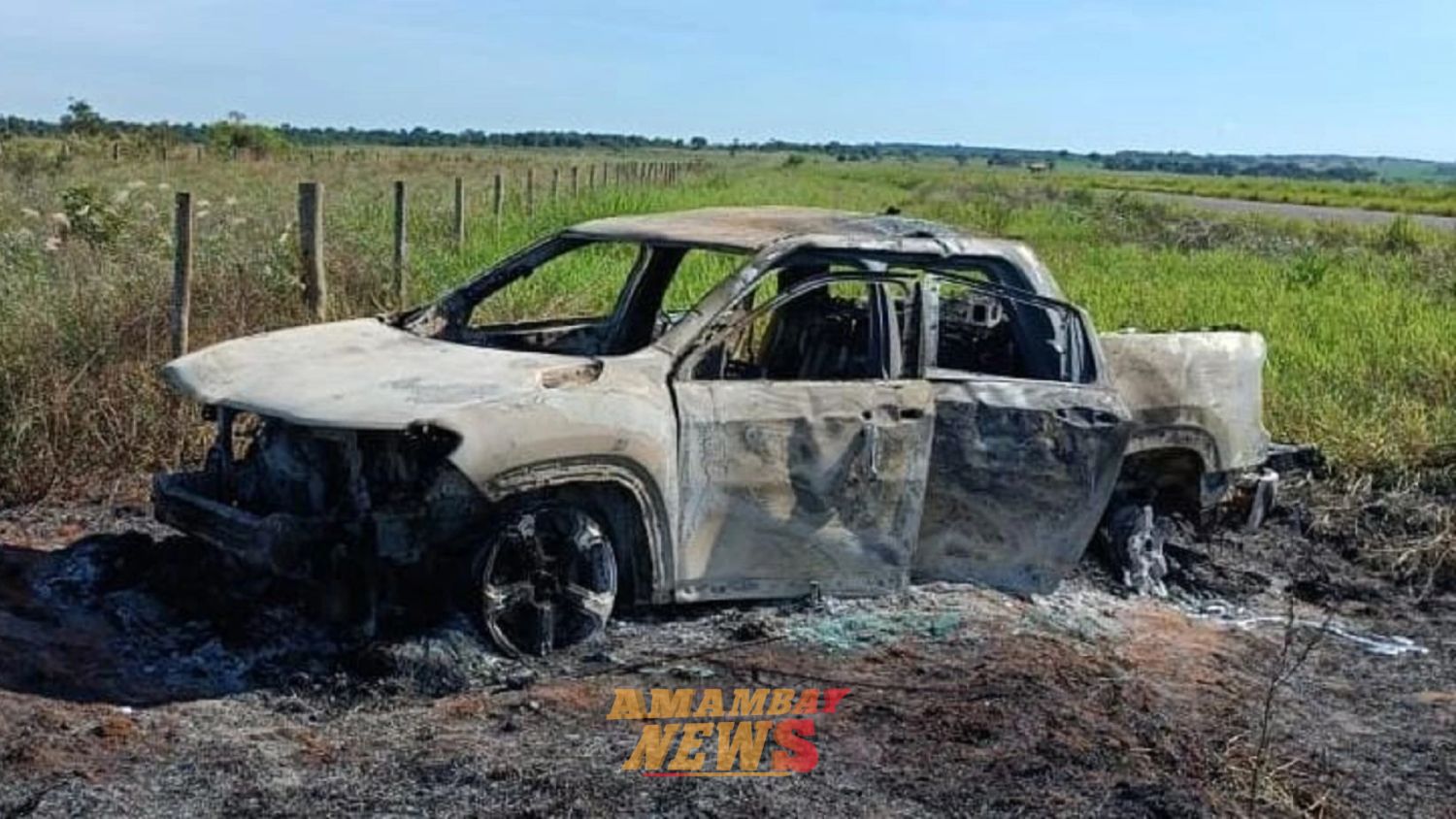 Hallan cuerpo calcinado, que podría ser un paraguayo, en una camioneta envuelta en llamas en Coronel Sapucaia