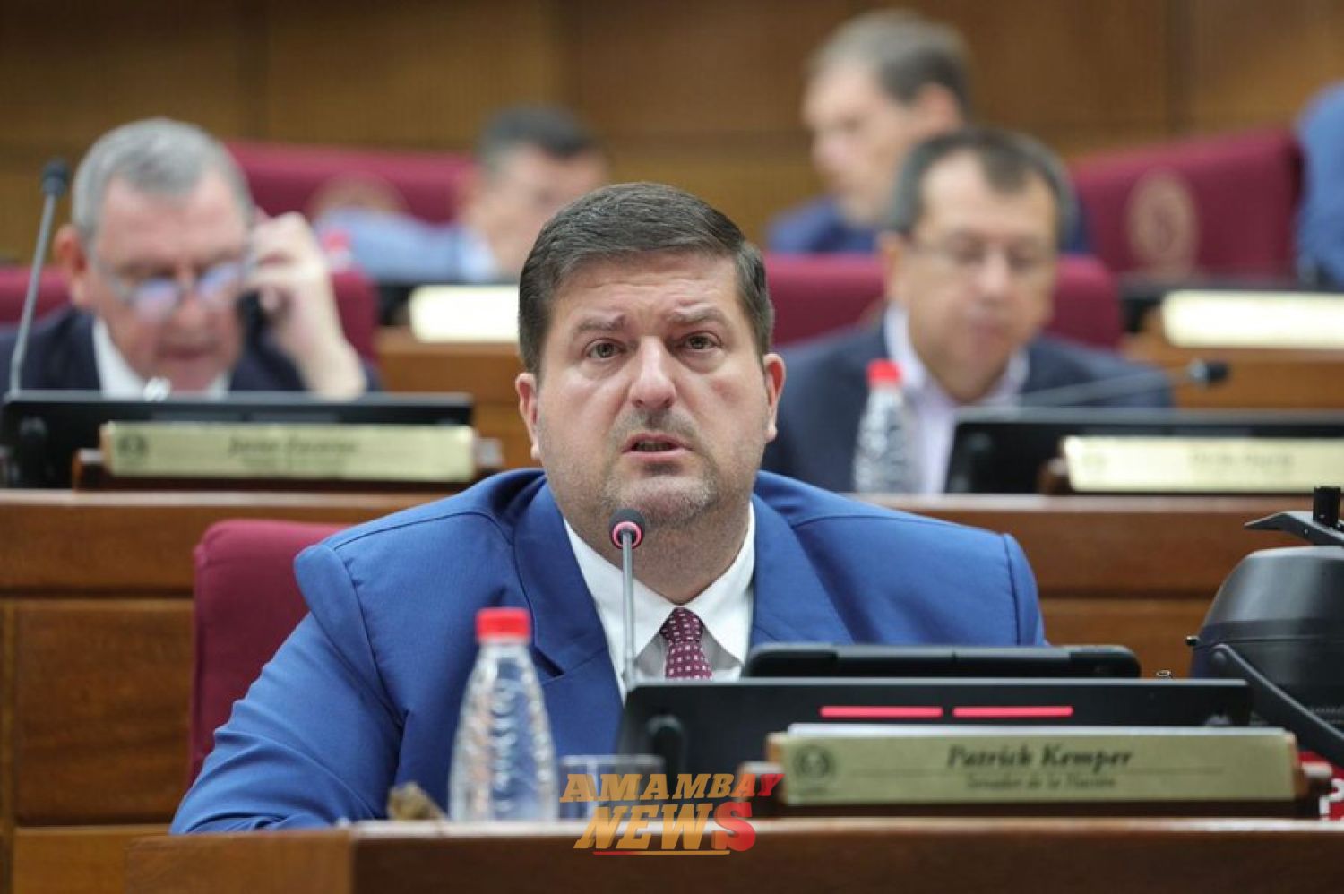 Filizzola y Kemper protagonizan fuerte cruce de insultos durante sesión