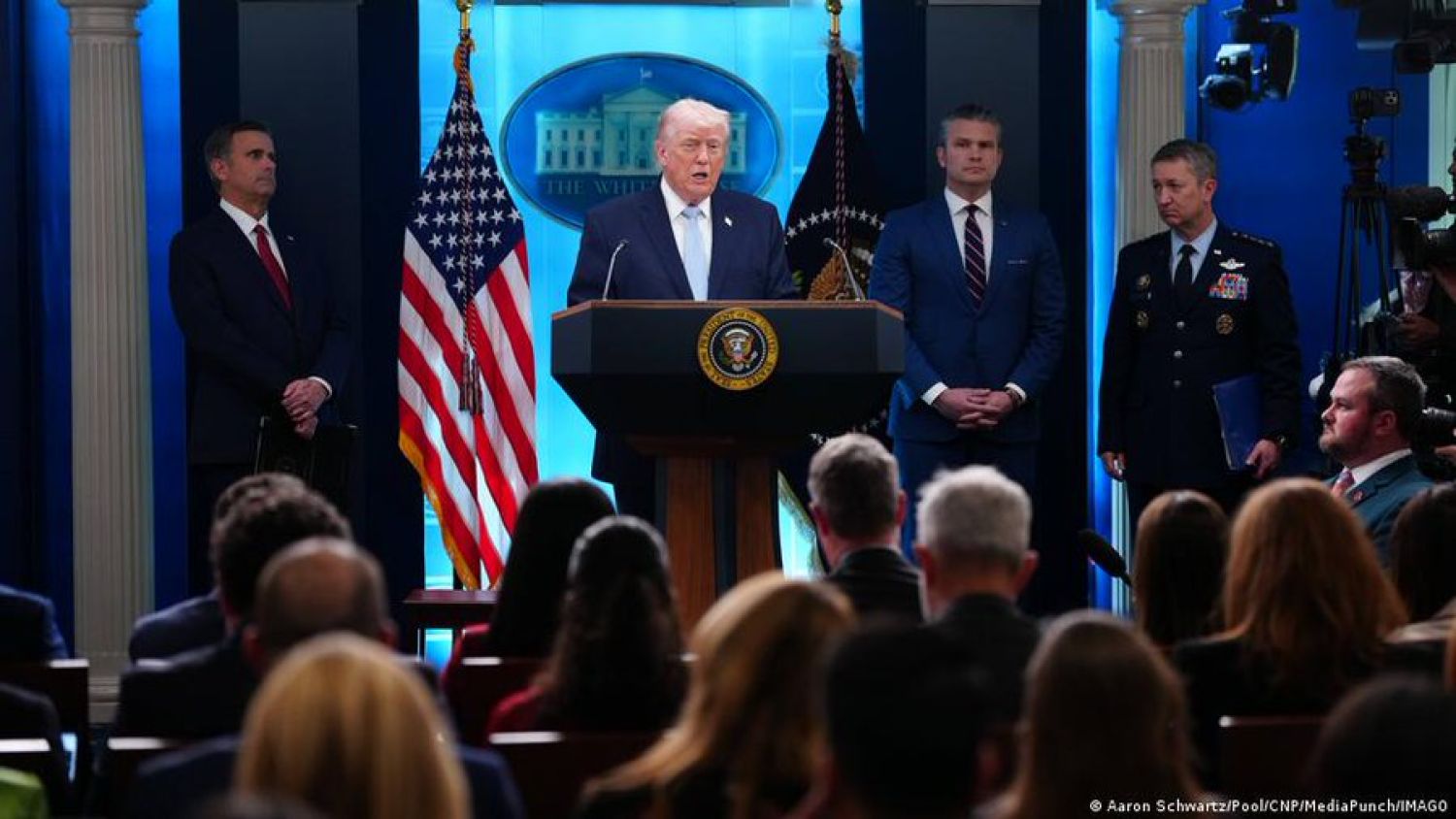 Trump pospone dos semanas plazo a Irán para reabrir Ormuz