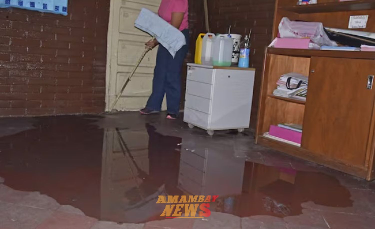 Refacción de escuela Brasil no aguantó su primera lluvia