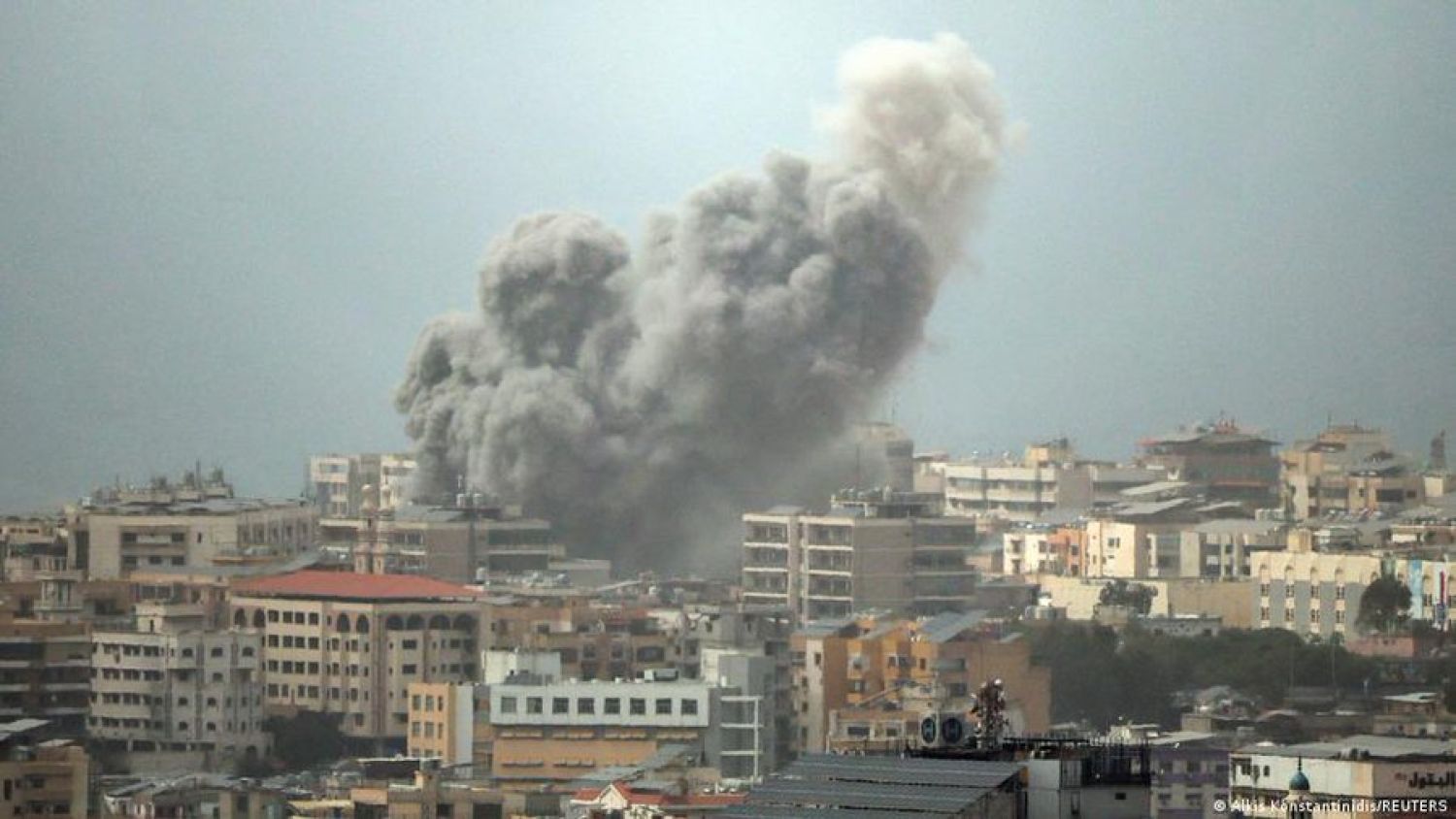 Israel acepta alto el fuego pero niega que incluya al Líbano
