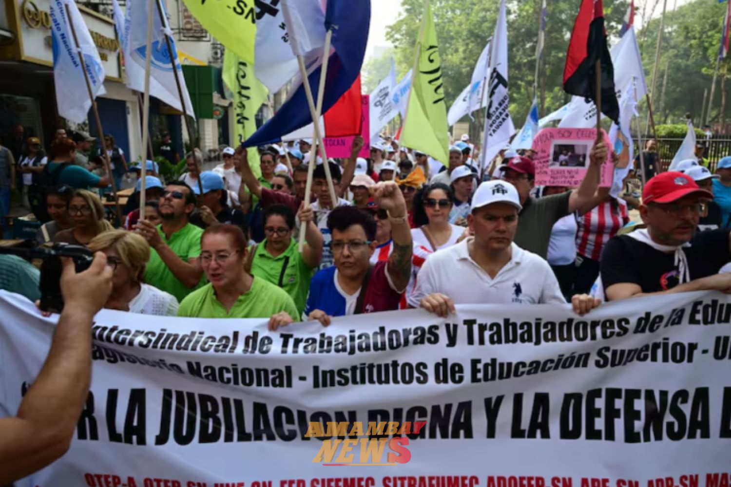 Docentes anuncian paro nacional contra reforma de la Caja Fiscal