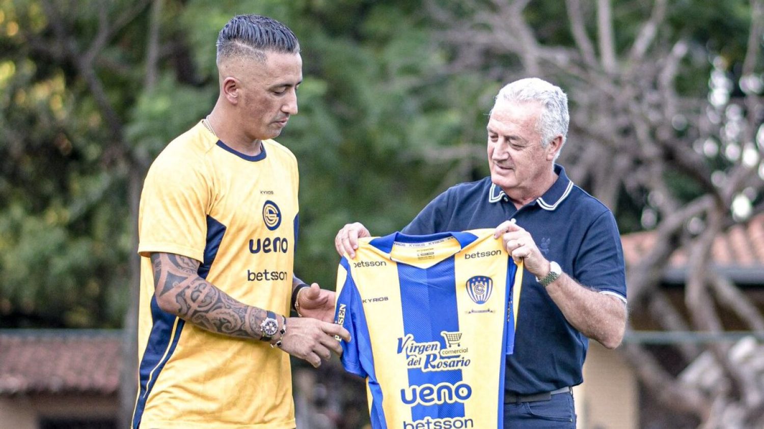Lucas Barrios: “El que entiende de fútbol sabe que nunca fuimos superados”