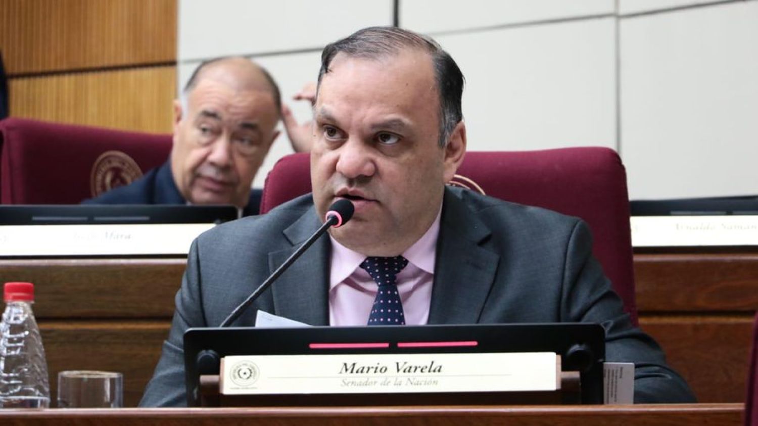Varela advierte default interno y apunta a Valdovinos como la primera caída de la "economía de guerra"