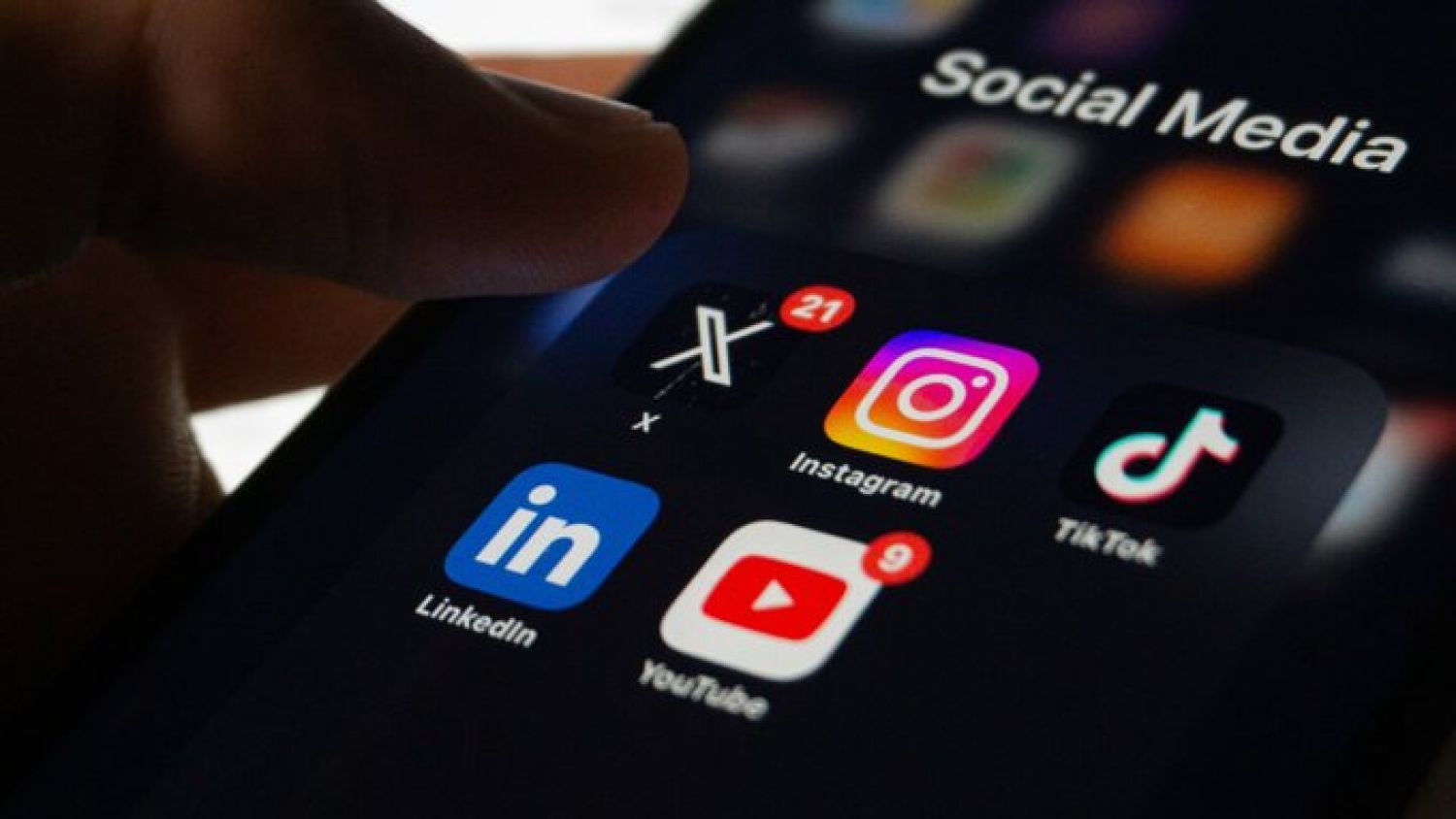 El uso intensivo de redes sociales perjudica el bienestar de los jóvenes