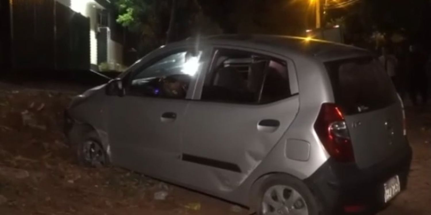 Conductor de plataforma volcó tras recibir martillazo de su pasajero asaltante