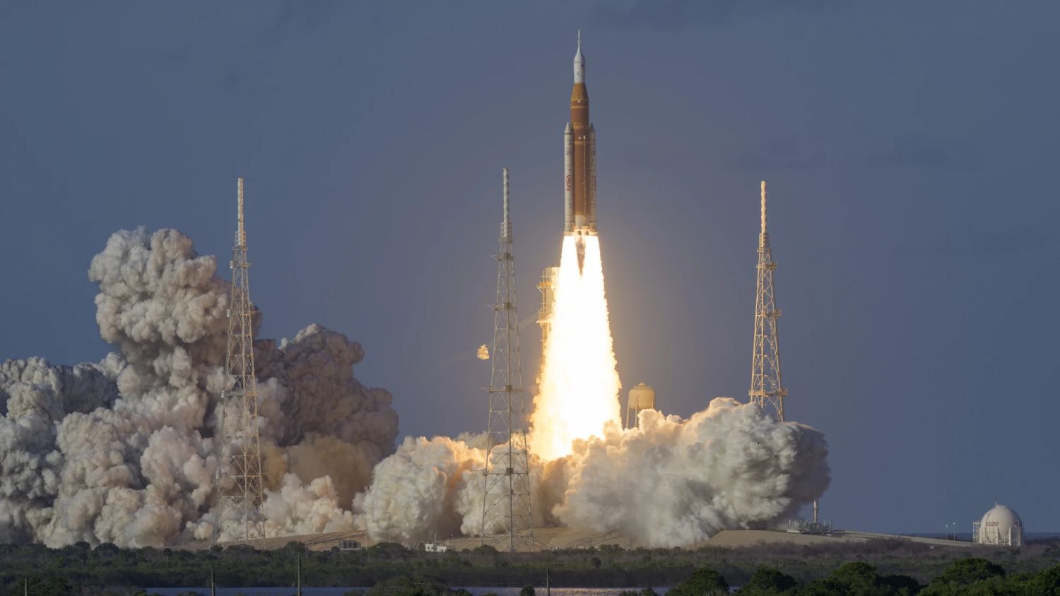 NASA confirma éxito de la inyección translunar de Artemis II pese a incidentes menores